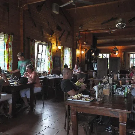 אתר קמפינג Sfeervolle Blokhut אוסטבורנה